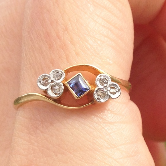 SOLD ✨ Ring Sapphire + Diamond 18K Gold - Picture 2 of 8